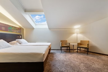 Comfort Room (Skylight)
