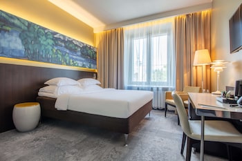 Standard Room, 1 Bedroom (Freedom Square View)