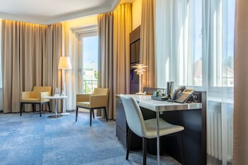Superior Room (Freedom Square View)