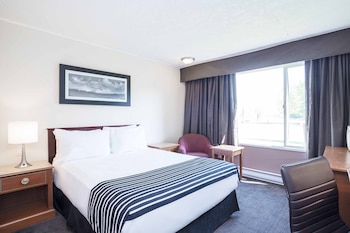 Standard Room, 1 Queen Bed