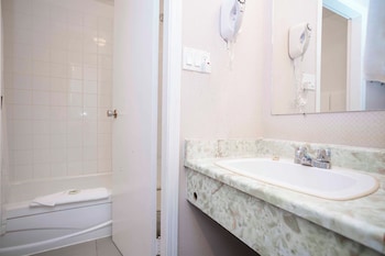Standard Suite, 2 Double Beds, Kitchenette