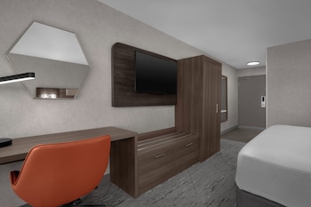 Standard Room, 1 Queen Bed, Accessible (Communications)