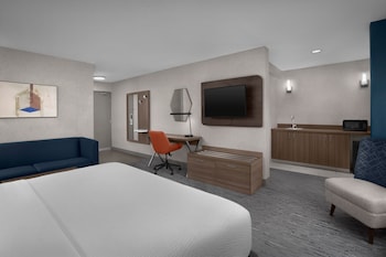 Standard Room, 1 King Bed, Mobility Accessible (Mobility Accessible)