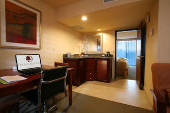 Suite, 2 Double Beds, Accessible