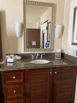 Suite, 1 King Bed, Non Smoking