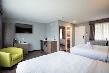 Standard Room, 2 Queen Beds, Non Smoking, Annex Building (2nd Floor;Pet Friendly)