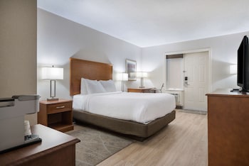 Standard Room, 1 Queen Bed, Accessible, Bathtub