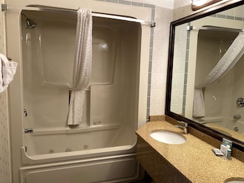 Suite, 1 King Bed, Non Smoking (Queen sofabed)