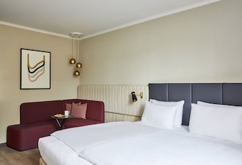 Premium Room, 1 King Bed (Alster View)