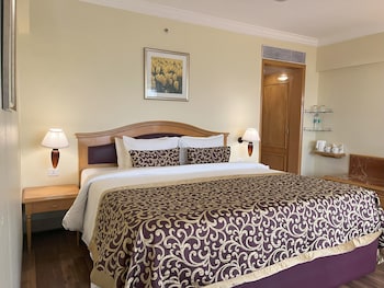 Premium Partial Sea View Room