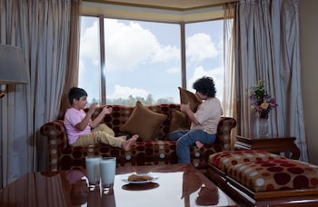 Executive Salon Room