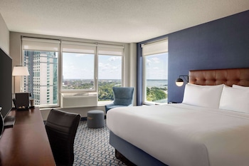 Junior Suite, 1 King Bed, Non Smoking (Presidential, Fallsview)