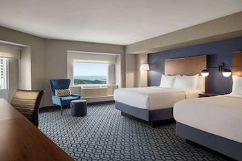Room, 2 Queen Beds, Accessible, City View (Mobility, Roll-in Shower)