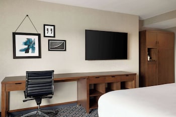 Room, 2 Queen Beds, Non Smoking, City View (Upper Floor)