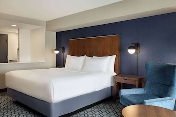 Deluxe Room, 1 King Bed, Non Smoking, City View