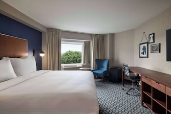 Standard Room, 1 King Bed, Accessible, Non Smoking (Mobility, Roll-in Shower)