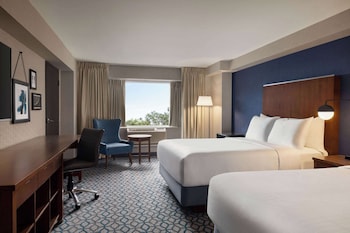 Room, 2 Queen Beds, Accessible, City View (Mobility, Roll-in Shower)