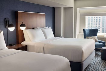 Room, 2 Queen Beds, Accessible, City View (Mobility, Roll-in Shower)