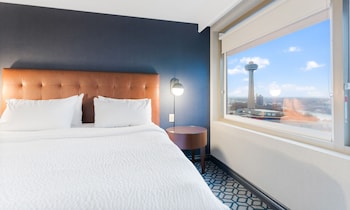 Room, 1 King Bed, Non Smoking, City View (Upper Floor)