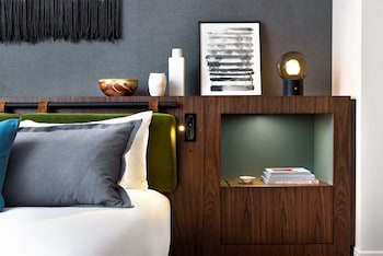 Deluxe Room, 1 King Bed