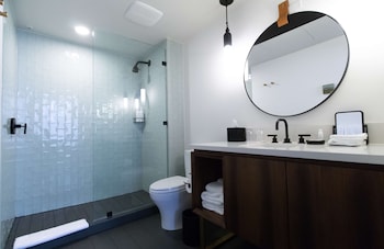 Deluxe Room, 2 Queen Beds