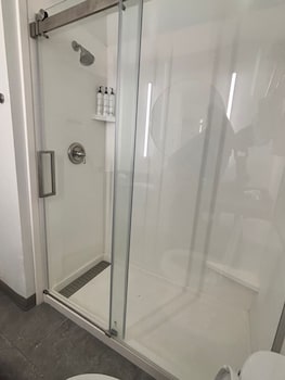 Room, 1 King Bed (Mobility/Hearing Accessible, Tub)