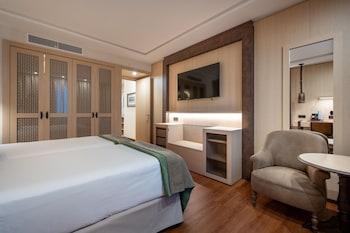 Junior Suite Room