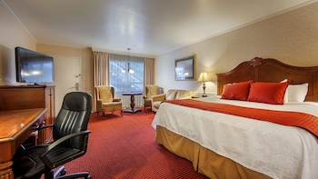 Deluxe Room, 1 King Bed, Non Smoking, Refrigerator & Microwave (Oversized Room)