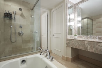 Signature Room, 1 King Bed