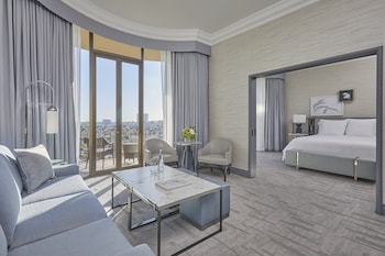 Suite, 1 King Bed, Balcony (Beverly)