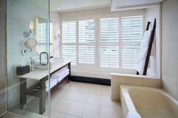 Suite, 1 King Bed, Non Smoking, Harbor View