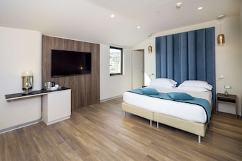 Junior Suite, Multiple Beds, Non Smoking, City View