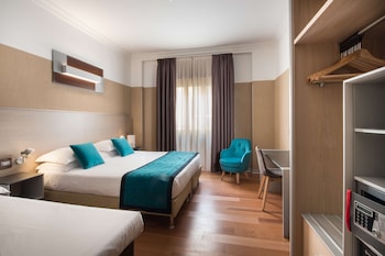 Deluxe Room, 1 King Bed, Non Smoking (with Single Sofabed)