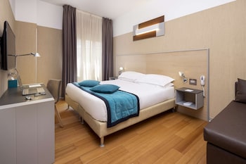 Deluxe Room, 1 King Bed, Non Smoking (with Single Sofabed)