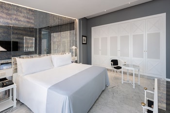 Superior Room, 1 King Bed, Terrace