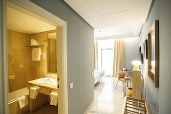 Standard Twin Room (Single Use)
