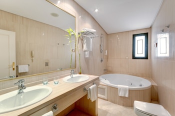 Superior Room, 1 King Bed, Terrace