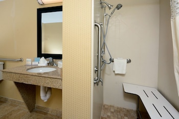 Room, 2 Queen Beds, Accessible, Non Smoking (Roll-in Shower)