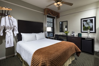 Room, 1 Queen Bed (Small)