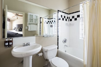 Deluxe Room, 2 Queen Beds