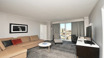 Suite, 1 Bedroom (Concierge, 2 Balconies)