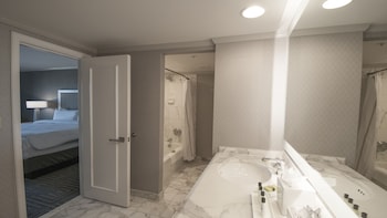 Suite, 1 Bedroom, Balcony (Plaza View)