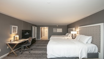 Classic Double Room with Two Double Beds, Balcony and Plaza View