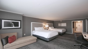 Classic Room, 1 King Bed, Accessible (Wheelchair)
