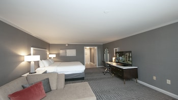 Classic Room, 1 King Bed, Accessible (Wheelchair)