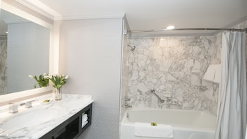 Premium King Room with Balcony and Plaza View