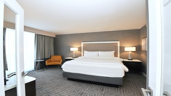 Classic Room, 1 King Bed, Accessible (Wheelchair)