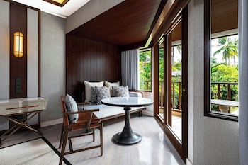 Room, 1 King Bed, Garden View