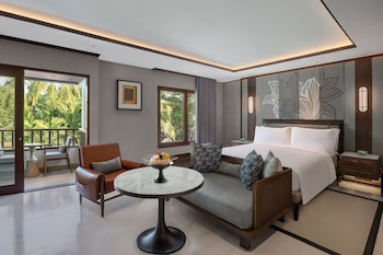 Studio, 1 King Bed, Resort View