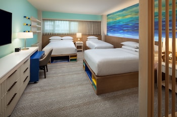 Family Room, Multiple Beds, City View